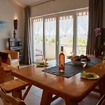 Maleluni Apartment *