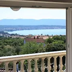 Maleluni Apartment