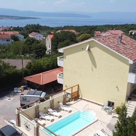 Maleluni Apartment *