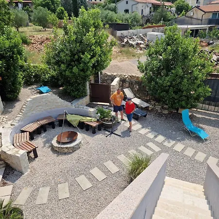 Apartment Maleluni Malinska