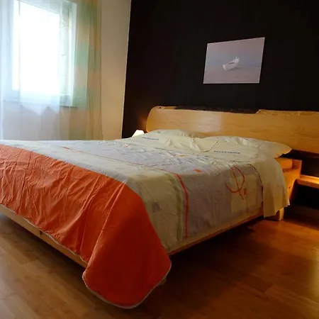 Apartment Maleluni *