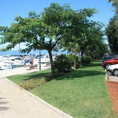 Apartment Maleluni