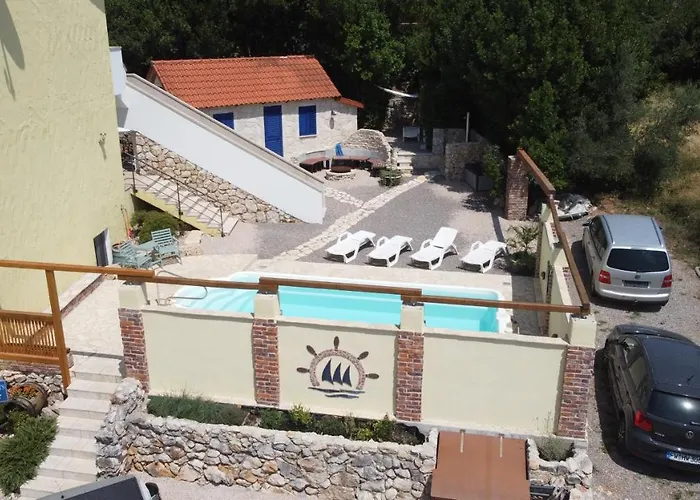 Maleluni Apartment *