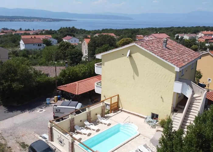 Maleluni Apartment *